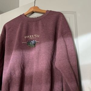 90s style pikes peak Colorado pullover, oversized fit.